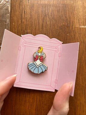 Sailor Moon Outfit Enamel Pin - Blue & Red